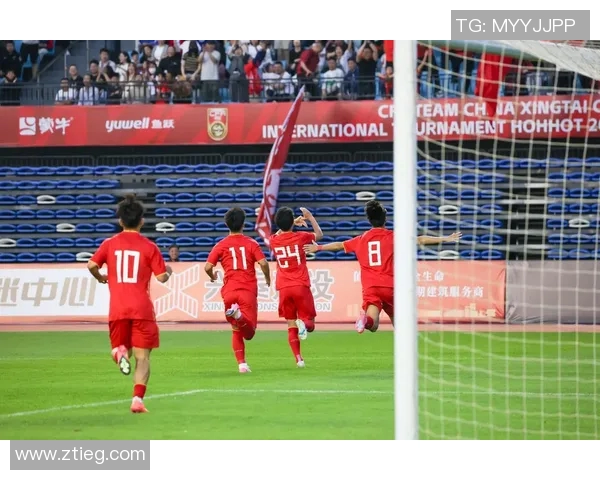 激情四溢的16号足球比赛精彩回顾与赛后分析让我们一起见证足球的魅力与团队精神 激情四溢的16号足球比赛精彩回顾与赛后分析让我们一起见证足球的魅力与团队精神